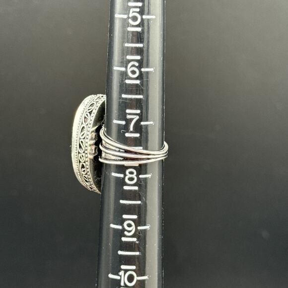 Handcrafted Labradorite Ring Size 7.5 Green Yellow Cabochon Silver Tone Band - Picture 10 of 10